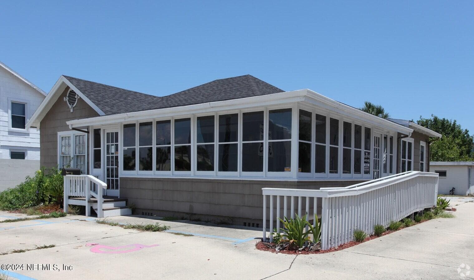 815 3RD Street N, Jacksonville Beach, FL 32250