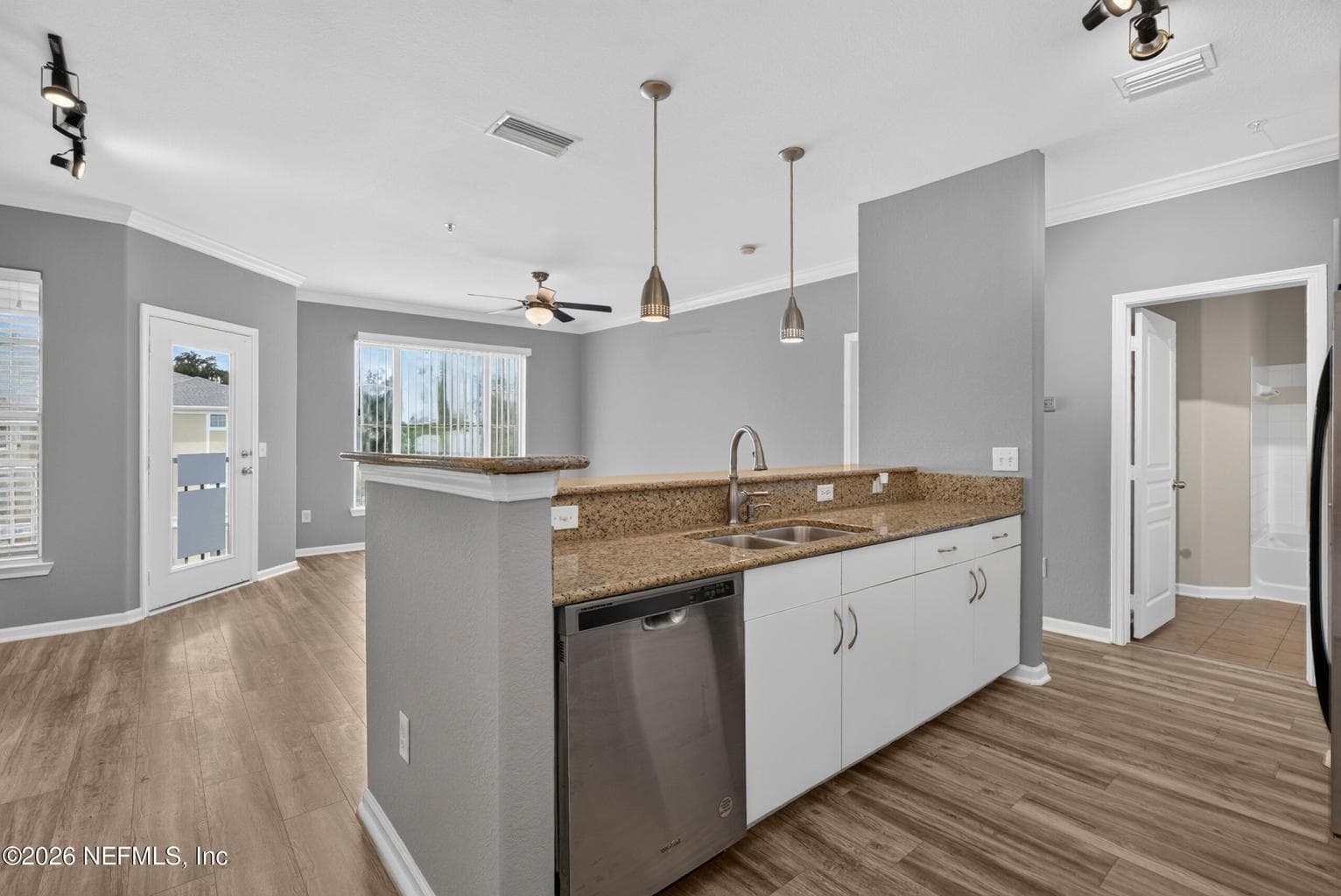 8290 GATE Parkway W 817, Jacksonville, FL 32216