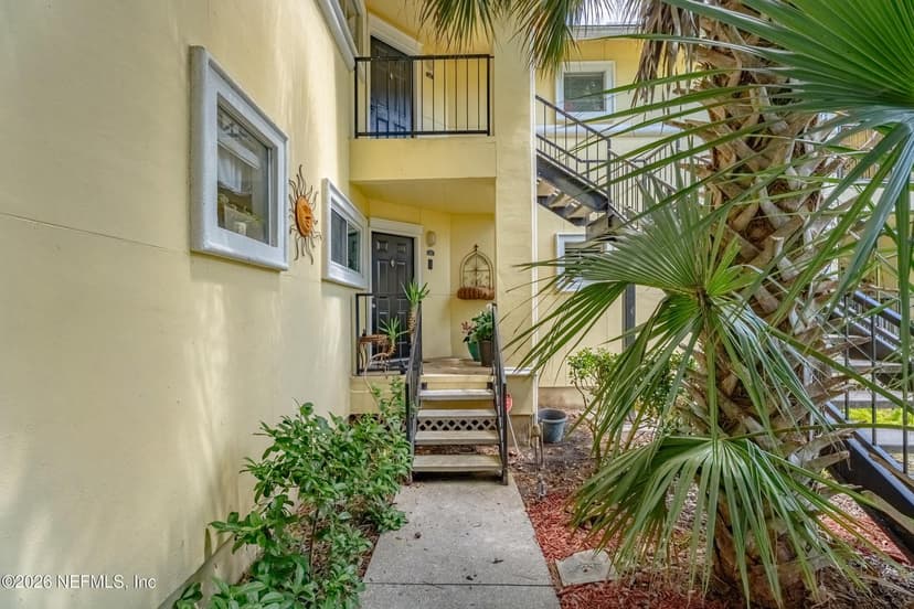1800 THE GREENS Way 501, Jacksonville Beach, FL 32250