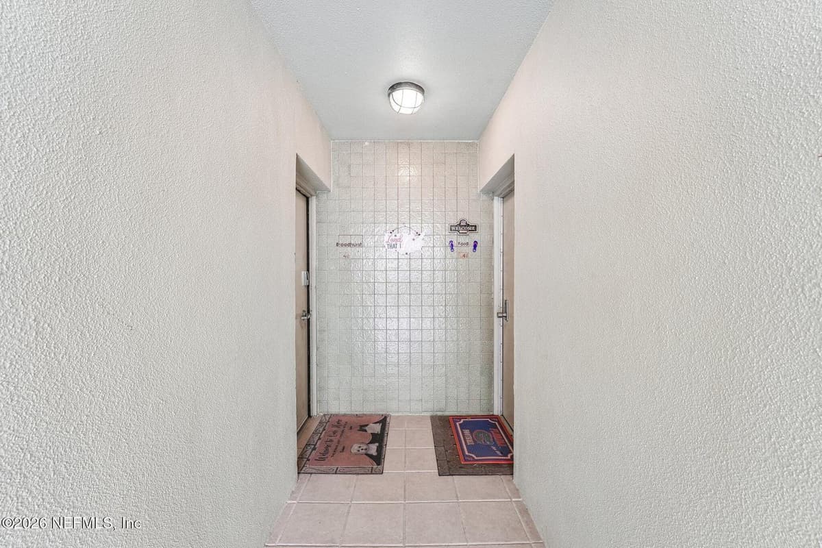 1717 NW 23RD Avenue 4E, Gainesville, FL 32605, Gainesville, FL - photo 2