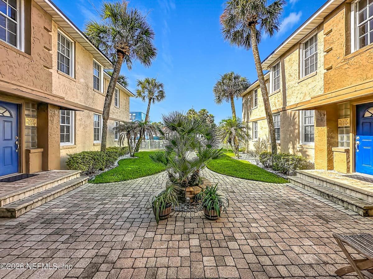 319 1ST Avenue 2-D, Jacksonville Beach, FL 32250, Jacksonville Beach, FL - photo 3